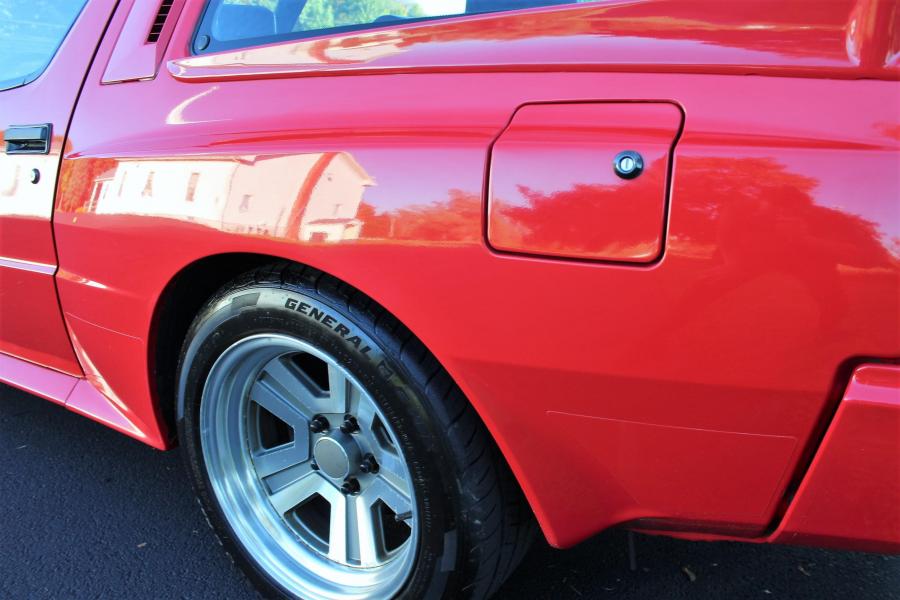 Детали экстерьера Chrysler Conquest TSi 1987 года  (фото 38 из 137)